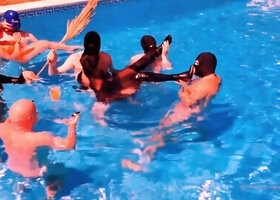 HAPPENINGNOW RELAXING BY THE POOL. ABSOLUTE MATRIARCHY