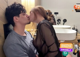 Hot Sex Of A Real Couple In The Bathroom Ended With A Cumshot On Her Tits