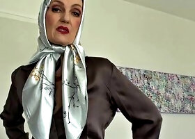 Lady Victoria Valentes Tea Time Headscarf Test