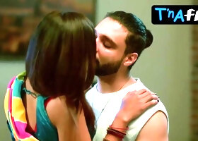 Alendra Bill Sexy Scene  in Rangeen Kahaniyan