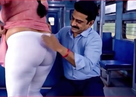 Hot Bhabhi Fucked In Train