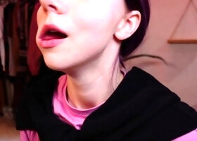 Amateur young teen solo masturbation on her livingroom