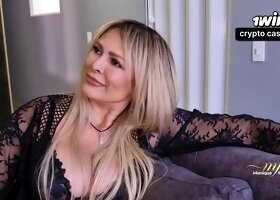 Mature blonde offers delivery boy money for sex -