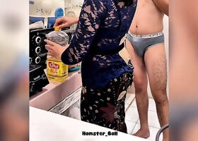 Cheating on My MILF Maid in a Kebaya Who I Fucked While Cooking in the Kitchen